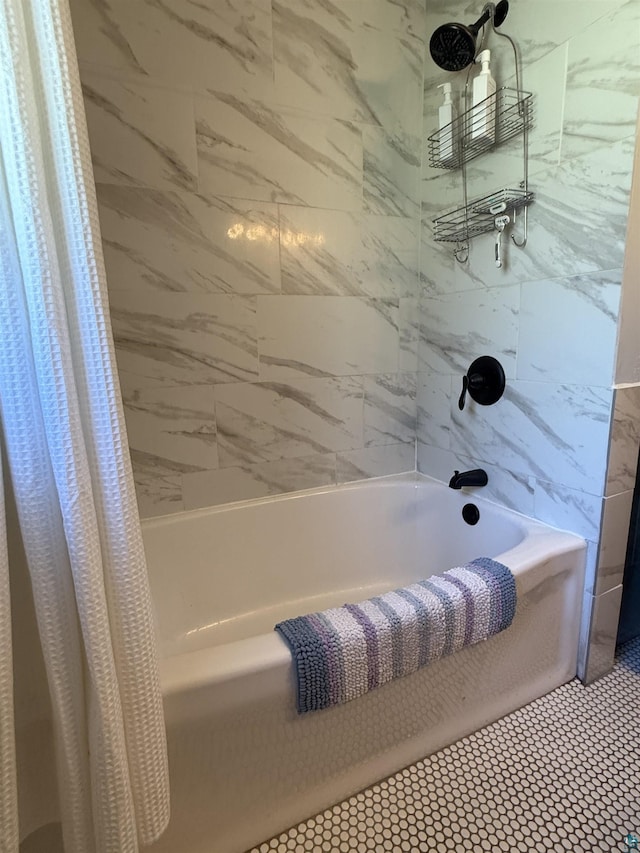 46040 State Highway 65, Nashwauk, MN 55769 - full bathroom with shower / bath combination with curtain