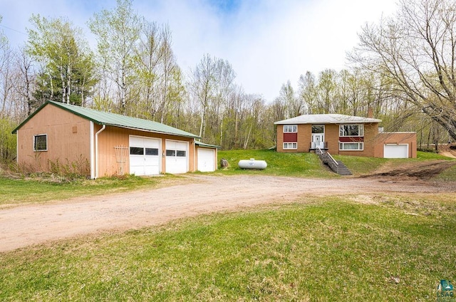 3026 Getchell Rd, Duluth, MN 55810 - detached garage featuring dirt driveway