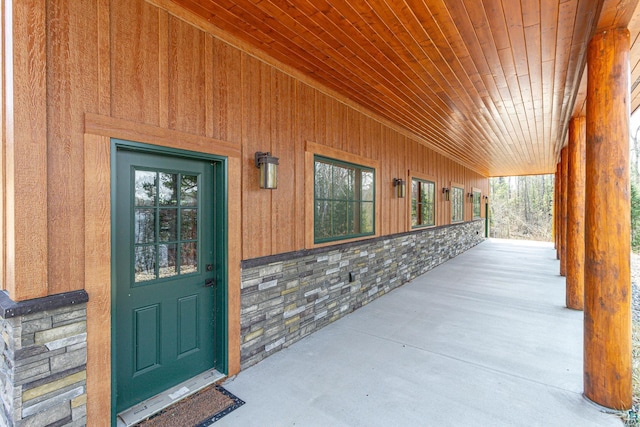 693 Kawishiwi Trl, Ely, MN 55731 - property entrance with stone siding