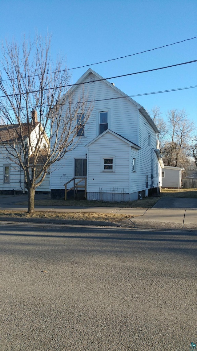 5806 Wadena St, Duluth, MN 55807 - view of traditional home