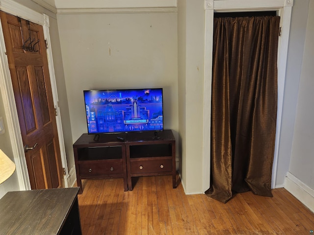 5806 Wadena St, Duluth, MN 55807 - living room with wood-type flooring and baseboards