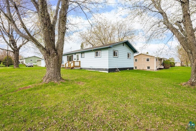 733 13th Ave, Two Harbors, MN 55616 - back of property with a yard