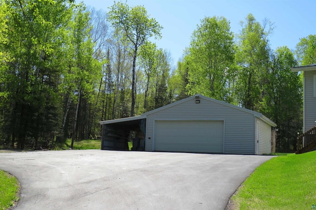 2984 Hagen Rd, Duluth, MN 55804 - garage featuring a detached garage