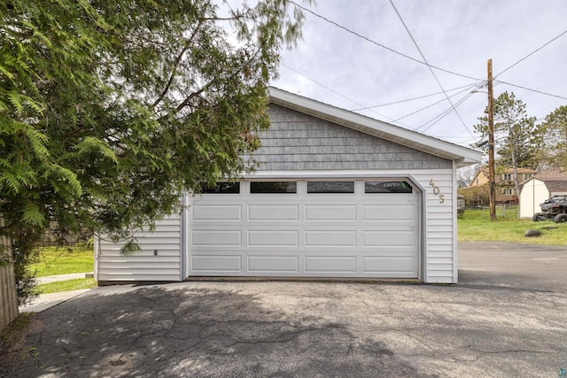 405 10th Ave, Two Harbors, MN 55616 - view of detached garage