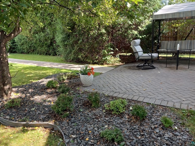 405 10th Ave, Two Harbors, MN 55616 - view of patio
