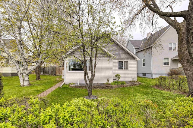 405 10th Ave, Two Harbors, MN 55616 - view of property exterior