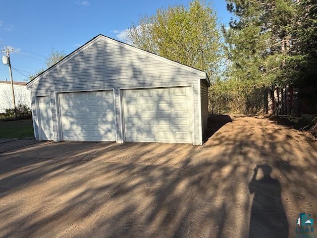 710 N Boundary Ave, Duluth, MN 55810 - view of detached garage