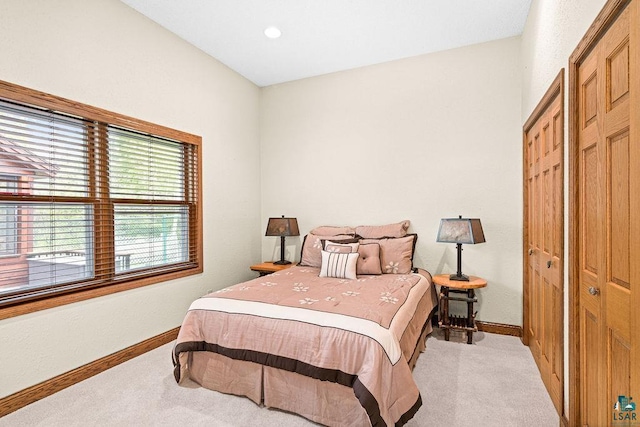 5491 N Shore Dr, Duluth, MN 55804 - bedroom featuring carpet flooring and baseboards