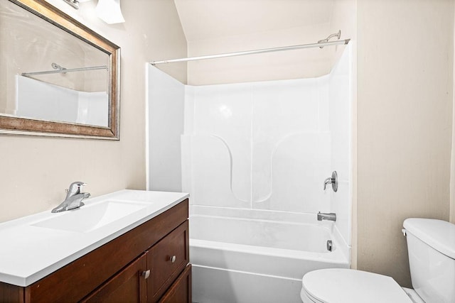 220 N 12th Ave E, Duluth, MN 55805 - bathroom with toilet, vanity, and  shower combination
