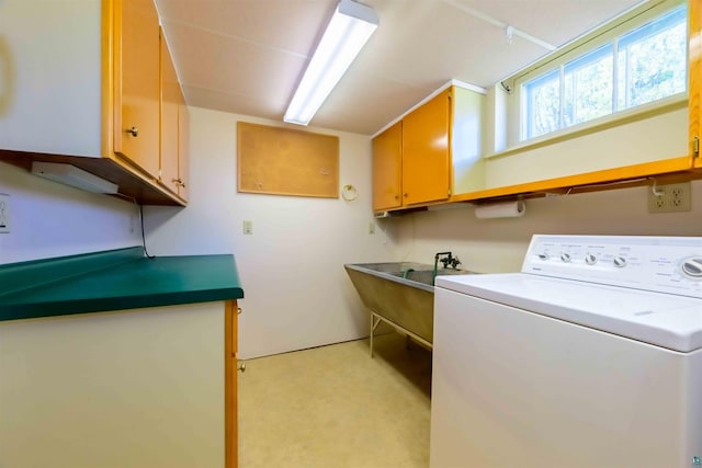 335 E Willow St, Duluth, MN 55811 - laundry room featuring washer / dryer, cabinet space, and light carpet