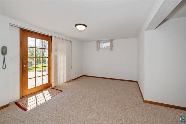5526 W 8th St, Duluth, MN 55807 - empty room featuring carpet and baseboards
