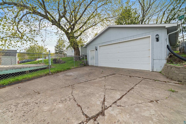 2229 Hillcrest Dr, Duluth, MN 55811 - view of detached garage