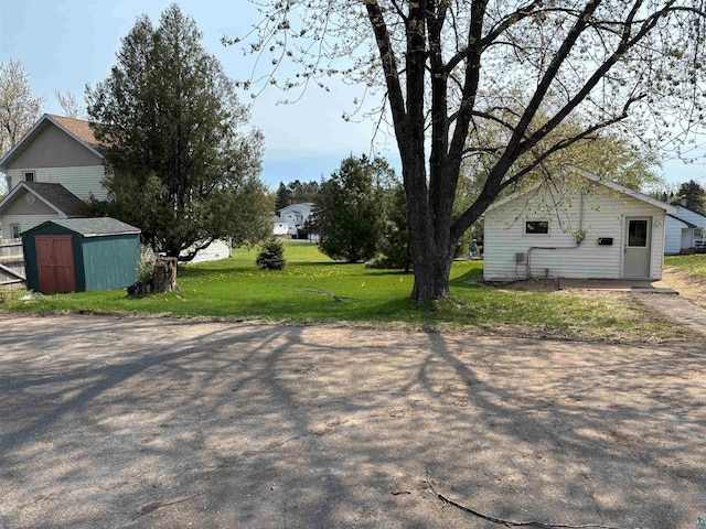 408 Midway Ave, Proctor, MN 55810 - view of green lawn