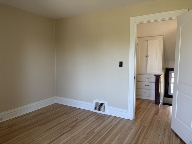 620 N 40th Ave W, Duluth, MN 55807 - unfurnished room featuring light wood-type flooring and baseboards