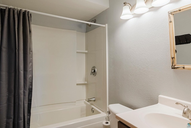4527 Vermilion Trl, Gilbert, MN 55741 - full bathroom featuring shower / bath combo with shower curtain, toilet, vanity, and a textured wall