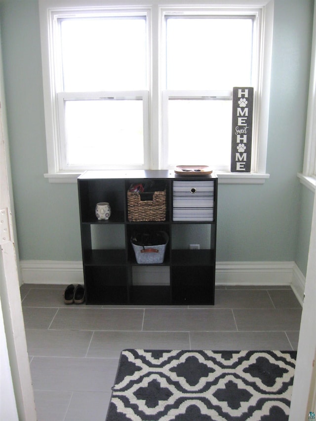 509 N 47th Ave W, Duluth, MN 55807 - bathroom with baseboards and tile patterned floors