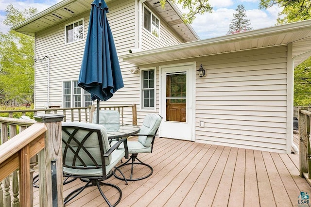 13107 W 9th St, Duluth, MN 55808 - deck featuring outdoor dining area
