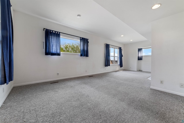 601 N 22nd Ave W, Duluth, MN 55806 - carpeted spare room featuring baseboards and recessed lighting