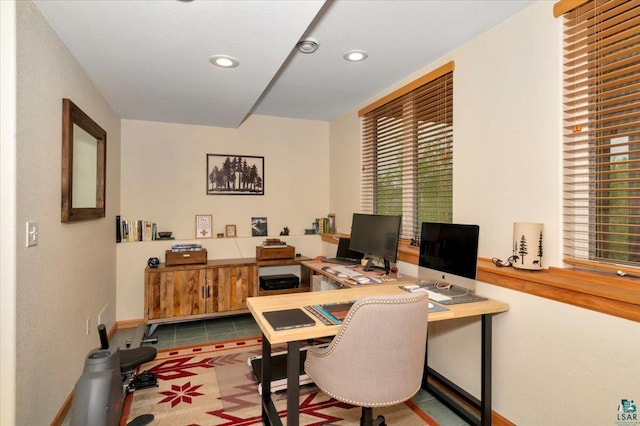 1505 Coachlight Crk, Proctor, MN 55810 - office featuring recessed lighting