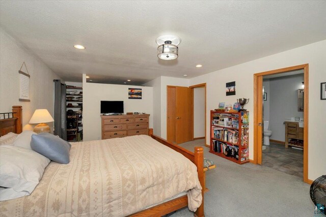 1505 Coachlight Crk, Proctor, MN 55810 - carpeted bedroom with recessed lighting and ensuite bathroom