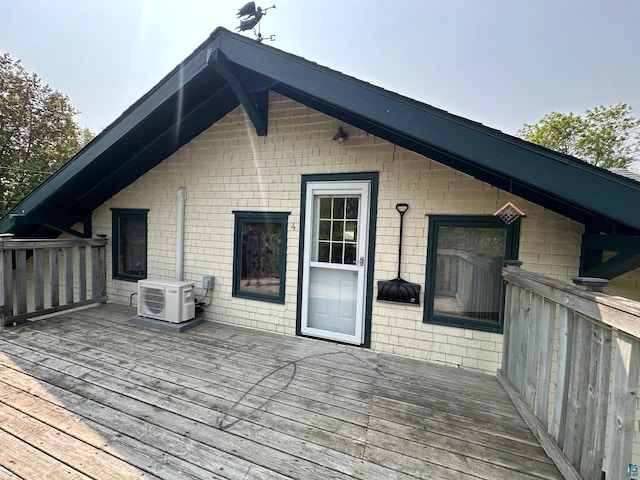 1601 W 4th Ave, International Falls, MN 56649 - deck with ac unit