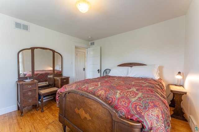 1 W Railroad St, Ely, MN 55731 - bedroom featuring light wood-type flooring and baseboards