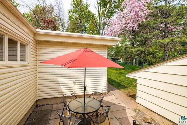 3319 E Superior St, Duluth, MN 55804 - view of patio / terrace
