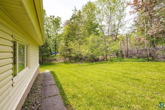 3319 E Superior St, Duluth, MN 55804 - view of yard featuring view of scattered trees