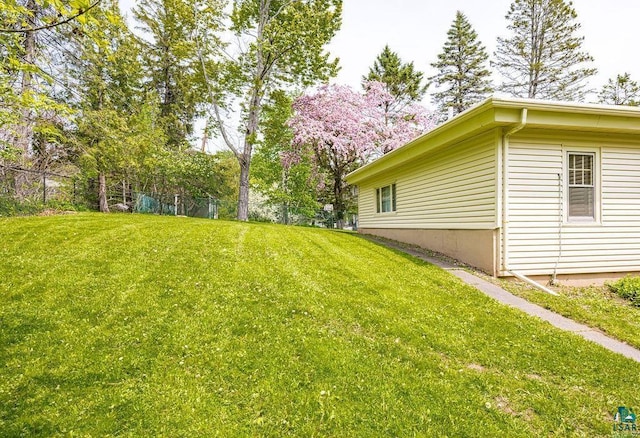 3319 E Superior St, Duluth, MN 55804 - view of yard