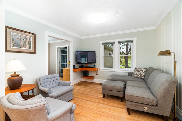 244 E 3rd St, Knife River, MN 55609 - living area featuring light wood finished floors, ornamental molding, and baseboards
