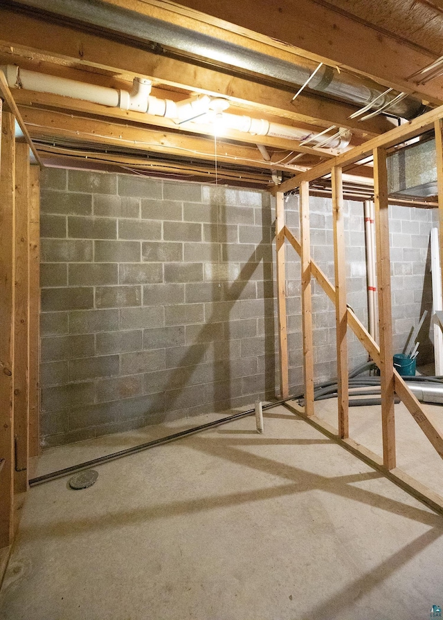 6220 N Tischer Rd, Duluth, MN 55804 - view of unfinished basement