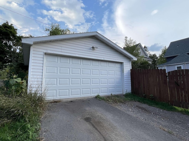 17 S 57th Ave E, Duluth, MN 55804 - view of detached garage