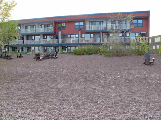21 E Wisconsin St Unit 302, Grand Marais, MN 55604 - view of home's community featuring a fire pit