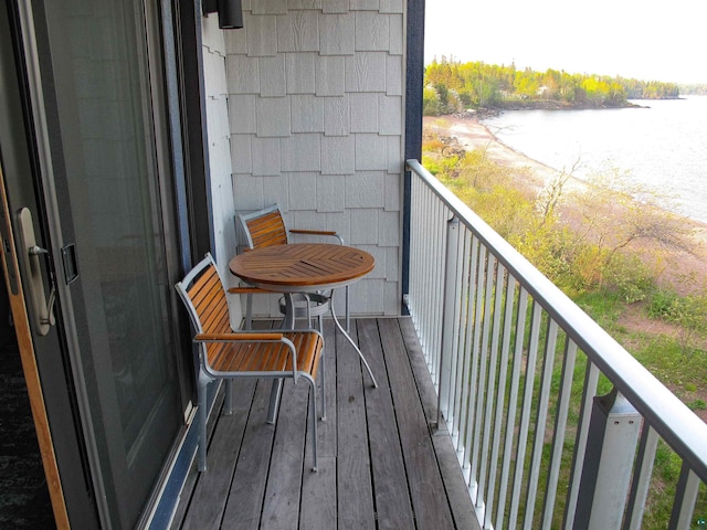 21 E Wisconsin St Unit 302, Grand Marais, MN 55604 - balcony featuring a water view