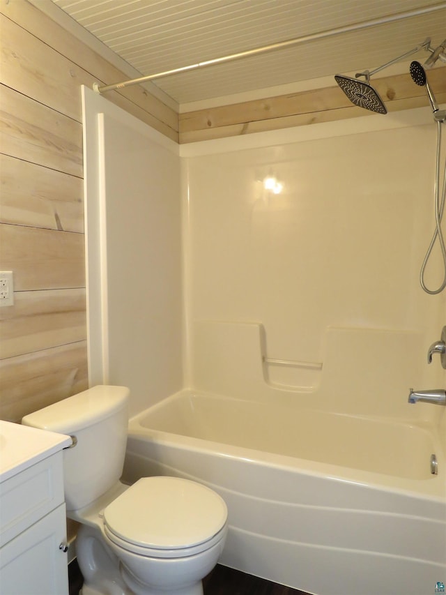 522 S 71st Ave W, Duluth, MN 55807 - full bathroom with washtub / shower combination, vanity, and wooden walls