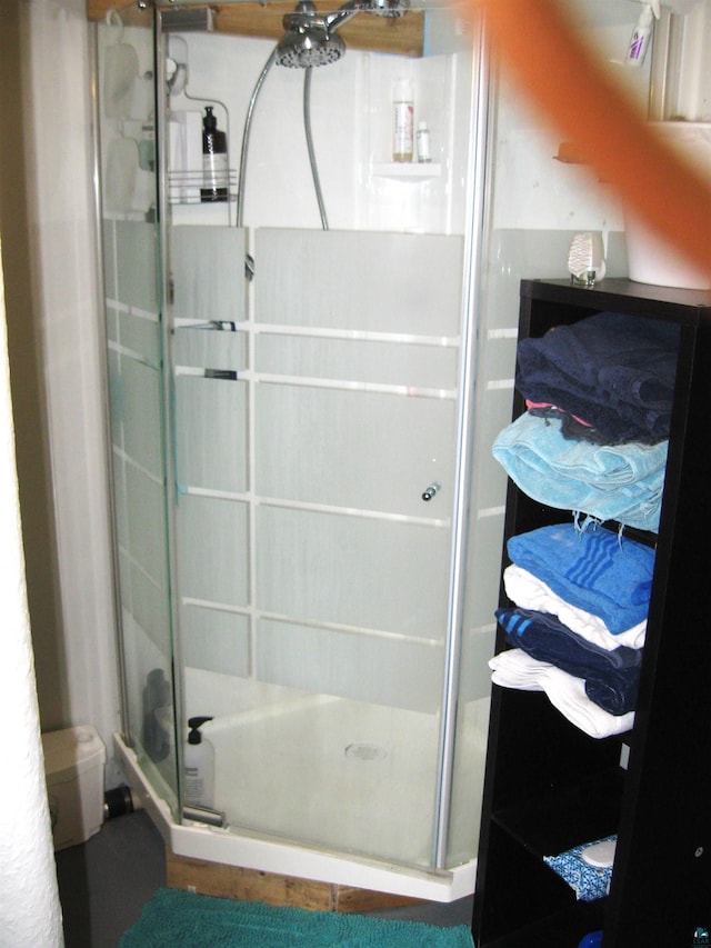 627 4th St, Proctor, MN 55810 - full bath featuring a stall shower