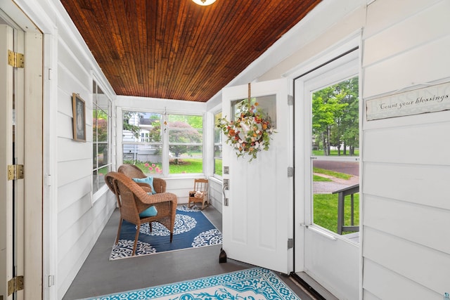 324 W Wabasha St, Duluth, MN 55803 - sunroom featuring healthy amount of natural light