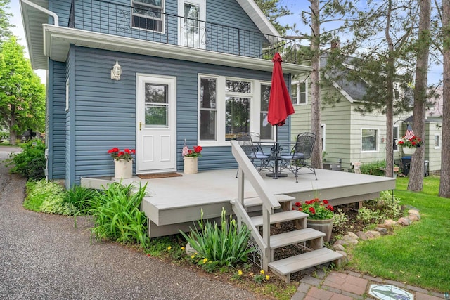 324 W Wabasha St, Duluth, MN 55803 - back of house with a deck and outdoor dining space