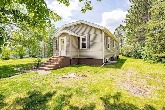 1707 Swan Lake Rd, Duluth, MN 55811 - view of front of property with a front yard