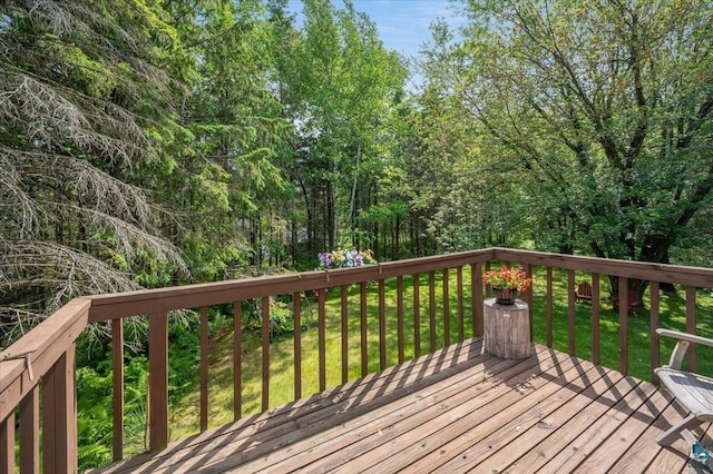 1819 Yosemite Ave, Duluth, MN 55811 - wooden terrace featuring a yard