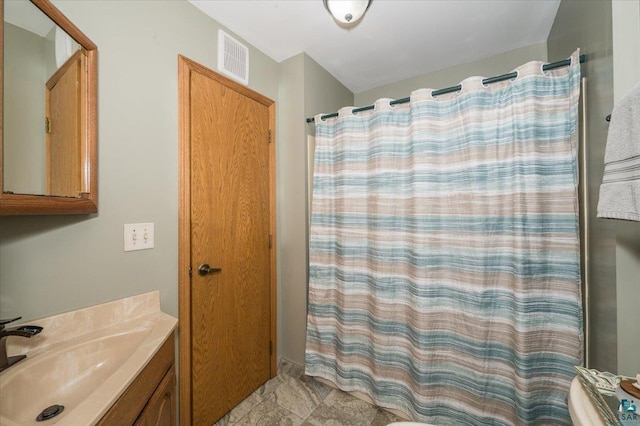 140 E Harney Rd, Esko, MN 55733 - full bathroom featuring vanity and a shower with curtain