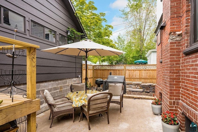 2319 E 4th St, Duluth, MN 55812 - fenced backyard with a patio and outdoor dining space