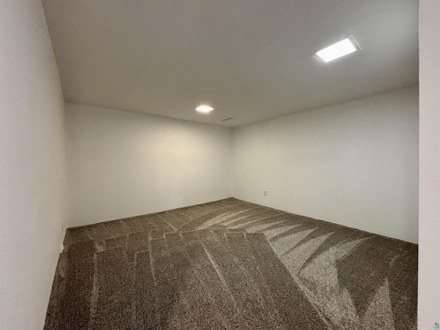 35 E Faribault St, Duluth, MN 55803 - carpeted empty room with recessed lighting