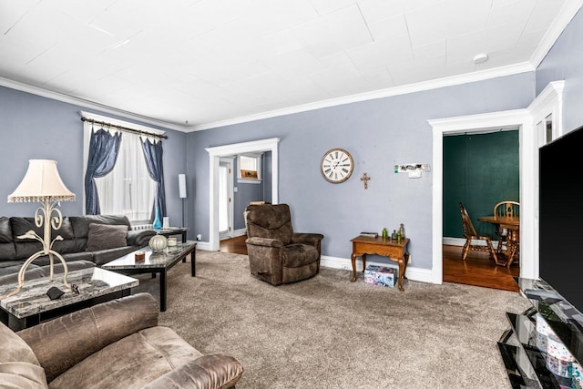 3801 W 5th St, Duluth, MN 55807 - carpeted living area featuring ornamental molding and baseboards