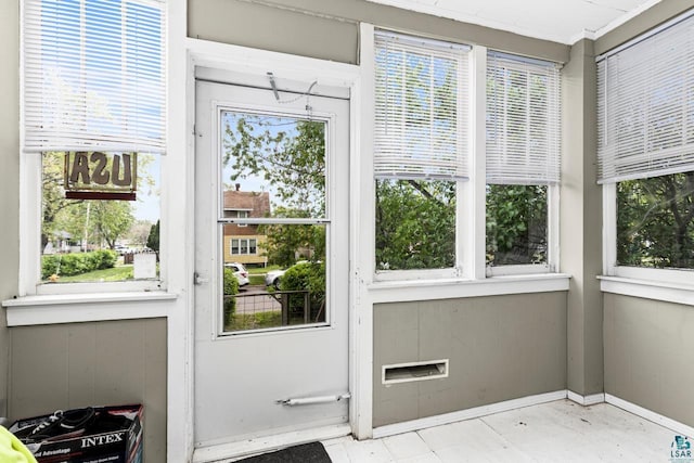 3801 W 5th St, Duluth, MN 55807 - entryway with healthy amount of natural light and tile patterned floors