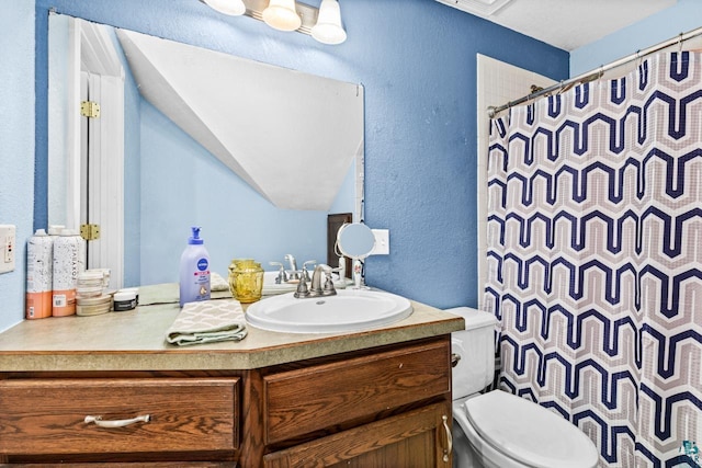 3801 W 5th St, Duluth, MN 55807 - full bath featuring a textured wall, vanity, and a shower with shower curtain