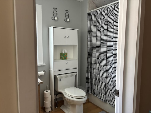 9235 Meadow St, Duluth, MN 55810 - full bathroom with toilet and shower / tub combo