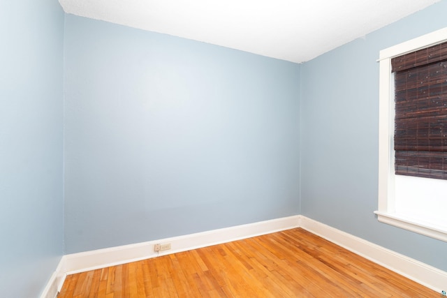 41 Cato Ave, Duluth, MN 55808 - unfurnished room with light wood-style floors and baseboards