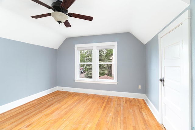 41 Cato Ave, Duluth, MN 55808 - bonus room featuring vaulted ceiling, light wood-style floors, and ceiling fan