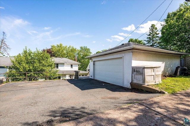 2807 E 2nd St, Duluth, MN 55812 - view of detached garage